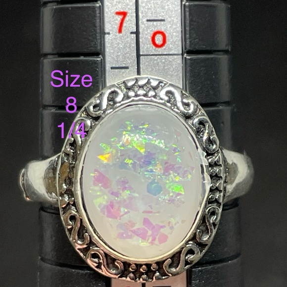 Lot of 8 NWOT Boho Style Rings - sizes vary - Picture 9 of 11